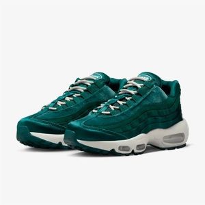 Nike Women’s Air Max 95 Green